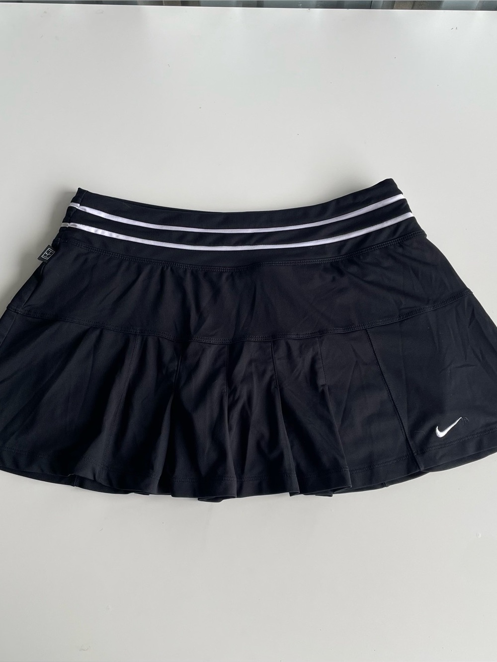 Nike Dri-FIT Black Pleated Tennis Skirt White Stripe Size M